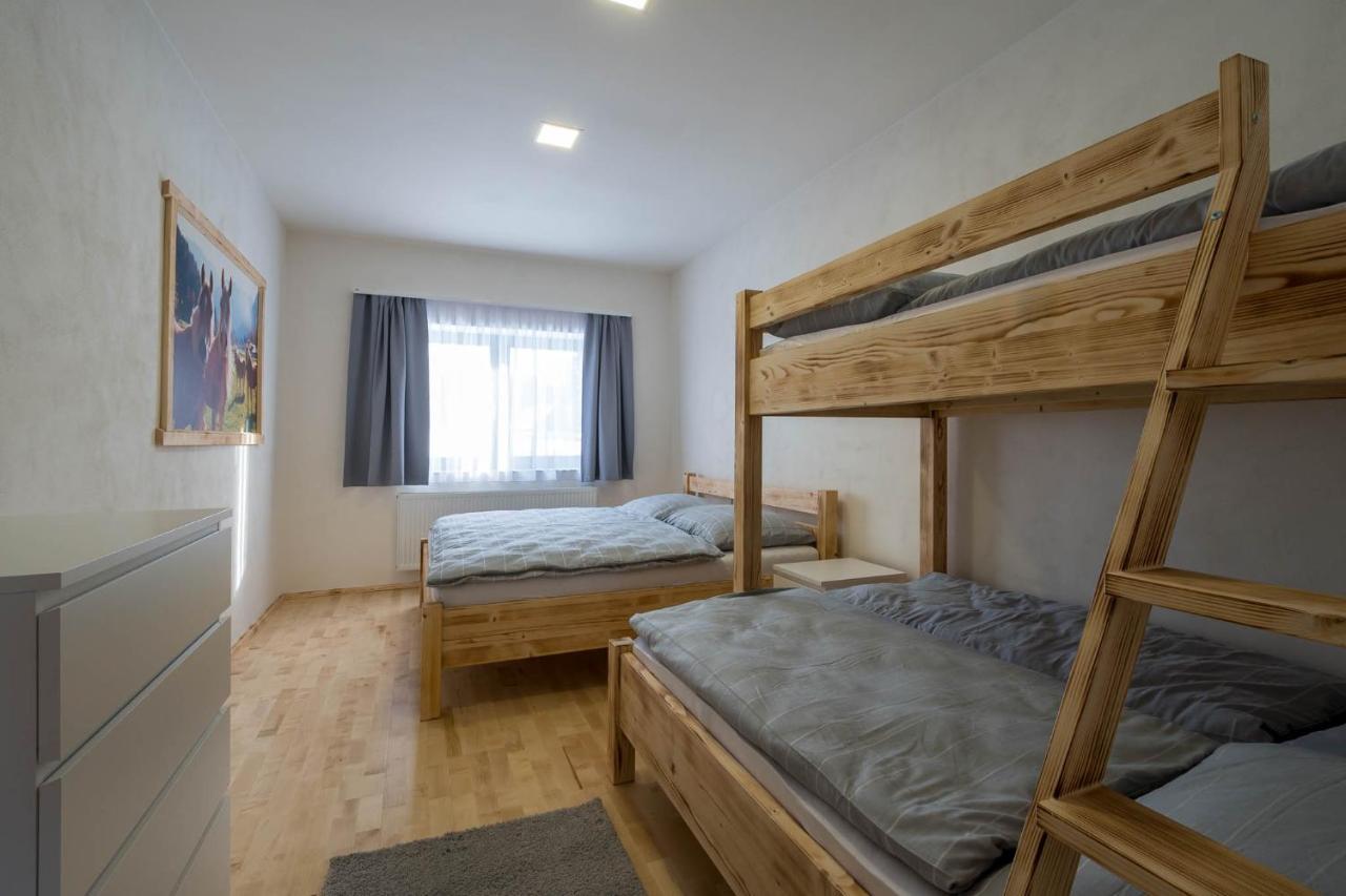 Family Arena Apartment *